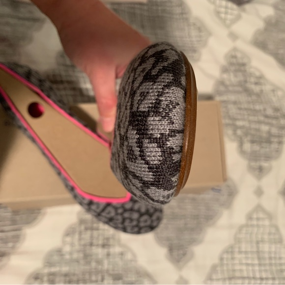 New, gray leopard Rothy round toe flats - Picture 5 of 7